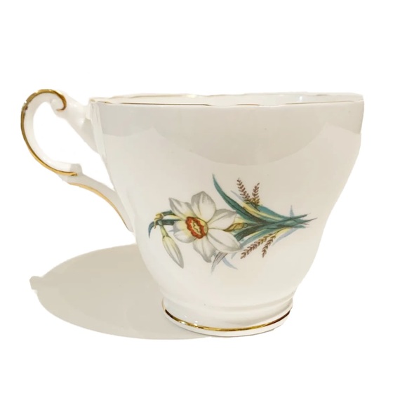 Vintage Regency English Bone China England Tea Cup and Saucer White Flowers Gold - Picture 3 of 6